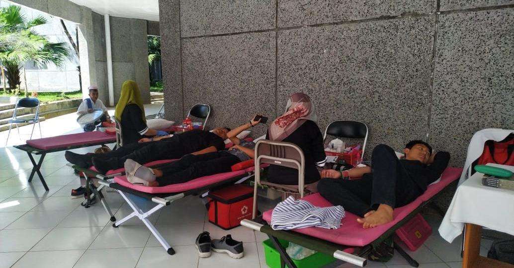 Berlansungnya kegiatan donor darah di Gedung G Unand (Foto oleh Nur Afni Sari Nazara)